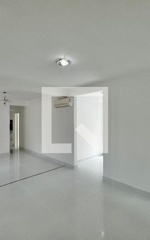Apartamento à venda com 150m², 3 quartos e sem vaga Apartamento à venda com 150m², 3 quartos e sem vagaSala