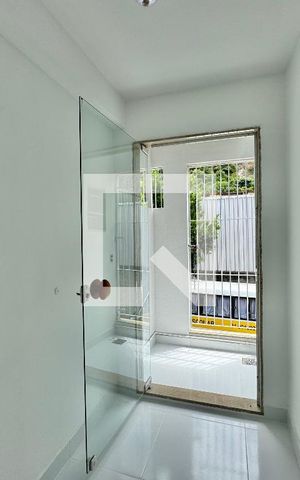Apartamento à venda com 150m², 3 quartos e sem vaga Apartamento à venda com 150m², 3 quartos e sem vagaVaranda