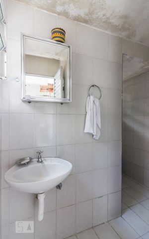 Casa à venda com 750m², 7 quartos e 5 vagasBanheiro de Serviço