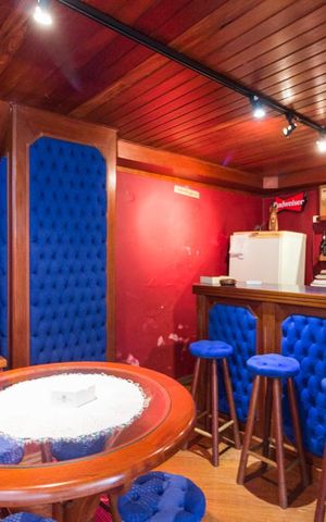 Casa à venda com 750m², 7 quartos e 5 vagasBar