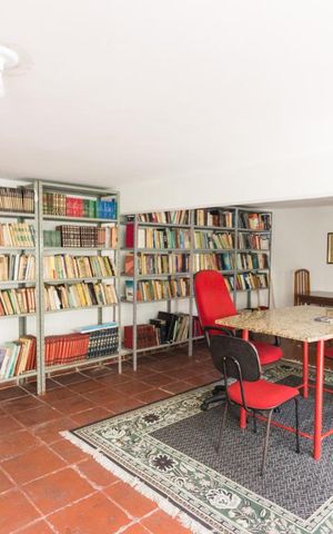 Casa à venda com 750m², 7 quartos e 5 vagasBiblioteca