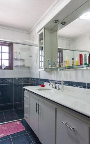 Casa à venda com 750m², 7 quartos e 5 vagasBanheiro Suite 1
