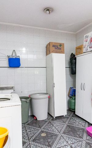 Casa para alugar com 240m², 3 quartos e 2 vagasÁrea de serviço