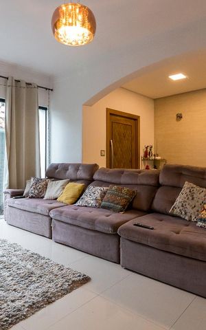 Casa para alugar com 240m², 3 quartos e 2 vagasSala