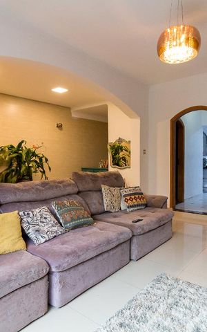 Casa para alugar com 240m², 3 quartos e 2 vagasSala