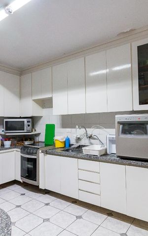 Casa para alugar com 240m², 3 quartos e 2 vagasCozinha
