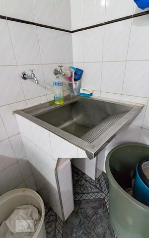 Casa para alugar com 240m², 3 quartos e 2 vagasÁrea de serviço - tanque