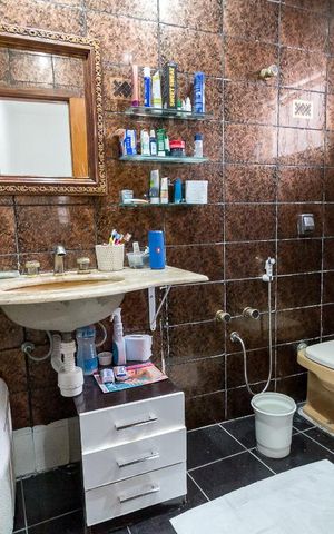 Casa para alugar com 240m², 3 quartos e 2 vagasBanheiro social