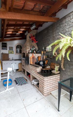 Casa para alugar com 240m², 3 quartos e 2 vagasÁrea gourmet