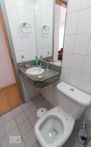Apartamento à venda com 90m², 3 quartos e 2 vagasBanheiro social