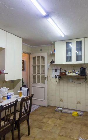 Casa para alugar com 220m², 4 quartos e 2 vagasCozinha
