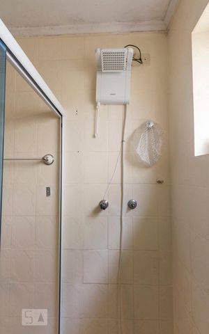 Casa para alugar com 220m², 4 quartos e 2 vagasBanheiro Social