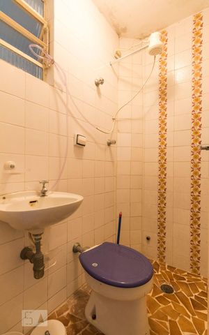Casa para alugar com 220m², 4 quartos e 2 vagasBanheiro de Serviço