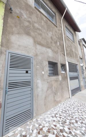 Studio para alugar com 32m², 1 quarto e sem vaga Studio para alugar com 32m², 1 quarto e sem vagaFachada