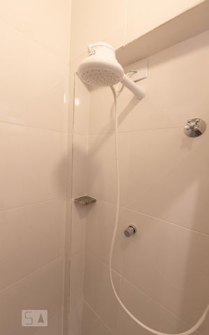 Studio para alugar com 32m², 1 quarto e sem vaga Studio para alugar com 32m², 1 quarto e sem vagaBanheiro Social
