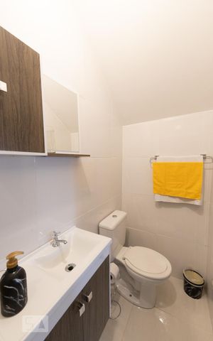 Studio para alugar com 32m², 1 quarto e sem vaga Studio para alugar com 32m², 1 quarto e sem vagaBanheiro Social