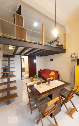 Studio para alugar com 32m², 1 quarto e sem vaga Studio para alugar com 32m², 1 quarto e sem vagaStudio