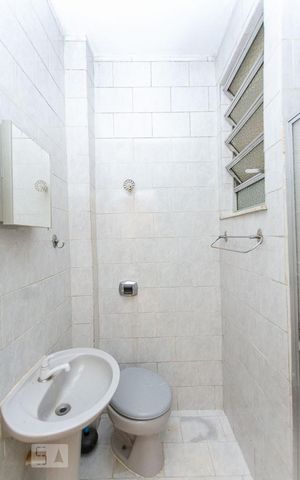 Apartamento para alugar com 40m², 2 quartos e 1 vaga Apartamento para alugar com 40m², 2 quartos e 1 vagaBanheiro Social
