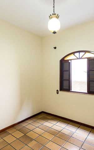 Casa à venda com 150m², 4 quartos e 1 vaga Casa à venda com 150m², 4 quartos e 1 vagaSuite