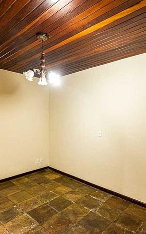 Casa à venda com 150m², 4 quartos e 1 vaga Casa à venda com 150m², 4 quartos e 1 vagaSala