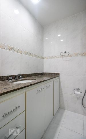 Apartamento para alugar com 91m², 2 quartos e 1 vaga Apartamento para alugar com 91m², 2 quartos e 1 vagaBanheiro da Suíte