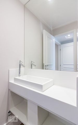 Apartamento para alugar com 205m², 3 quartos e 4 vagasLavabo