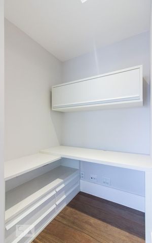 Apartamento para alugar com 205m², 3 quartos e 4 vagasHall