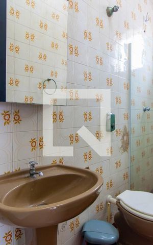 Casa à venda com 300m², 4 quartos e 2 vagas Casa à venda com 300m², 4 quartos e 2 vagasBanheiro 4