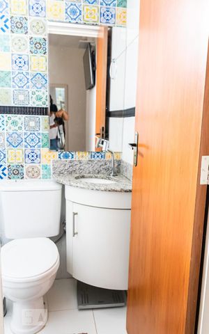 Apartamento à venda com 140m², 3 quartos e 2 vagas Apartamento à venda com 140m², 3 quartos e 2 vagasBanheiro da Suíte