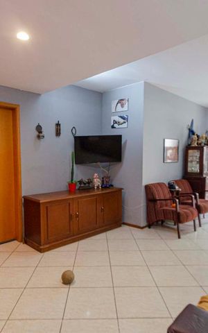 Apartamento à venda com 120m², 4 quartos e 2 vagasSala