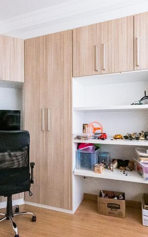 Casa de condomínio à venda com 350m², 4 quartos e 4 vagas Casa de condomínio à venda com 350m², 4 quartos e 4 vagasEscritório