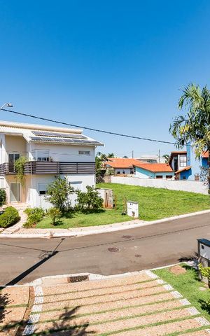 Casa de condomínio à venda com 350m², 4 quartos e 4 vagas Casa de condomínio à venda com 350m², 4 quartos e 4 vagasVista Suíte 4