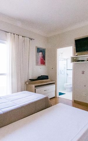 Casa de condomínio à venda com 350m², 4 quartos e 4 vagas Casa de condomínio à venda com 350m², 4 quartos e 4 vagasSuíte 4