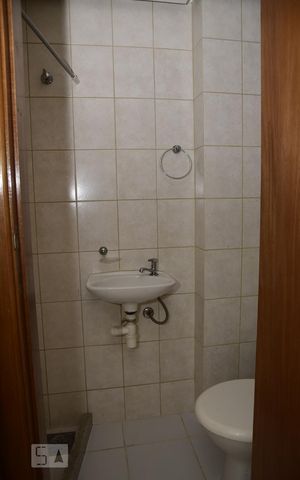 Apartamento para alugar com 119m², 3 quartos e 2 vagasBanheiro de Serviço