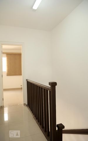 Casa para alugar com 120m², 2 quartos e 2 vagasCorredor
