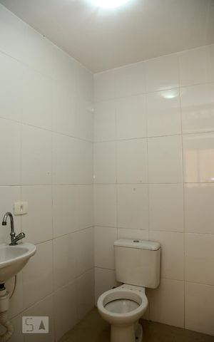 Casa para alugar com 120m², 2 quartos e 2 vagasLavabo