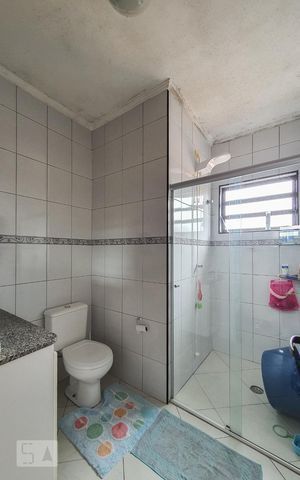Casa à venda com 180m², 3 quartos e 5 vagas Casa à venda com 180m², 3 quartos e 5 vagasBanheiro da suíte
