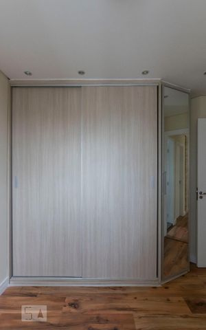 Apartamento para alugar com 64m², 2 quartos e 1 vagaQuarto 2 (Armários)