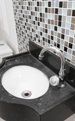 Casa à venda com 130m², 3 quartos e 2 vagasLavabo