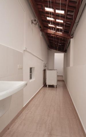 Casa à venda com 130m², 3 quartos e 2 vagasÁrea de serviço
