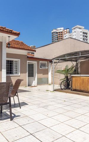 Casa para alugar com 270m², 3 quartos e 4 vagasQuintal