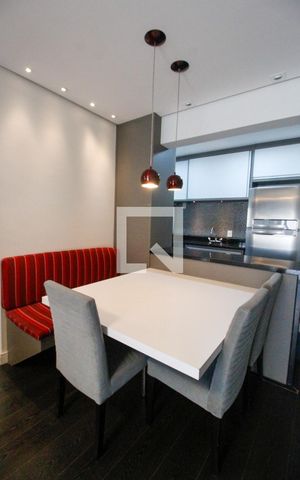 Apartamento para alugar com 69m², 2 quartos e 2 vagasSala