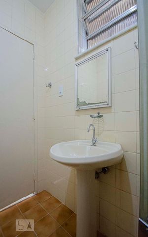 Apartamento para alugar com 60m², 2 quartos e sem vagaBanheiro
