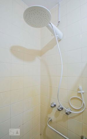 Apartamento para alugar com 60m², 2 quartos e sem vagaBanheiro