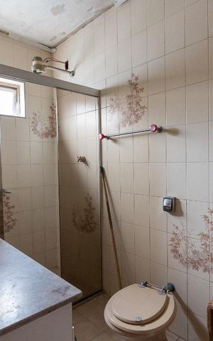 Casa à venda com 357m², 4 quartos e 4 vagasBanheiro quarto 2 suíte