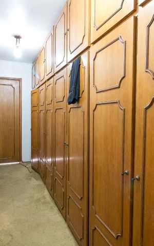 Casa à venda com 357m², 4 quartos e 4 vagasCloset quarto 4 suíte