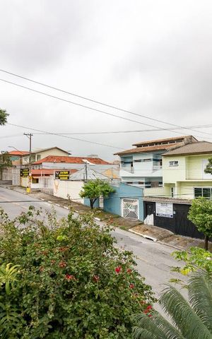 Casa à venda com 357m², 4 quartos e 4 vagasVista varanda quarto 4 suíte