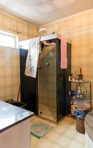 Casa à venda com 357m², 4 quartos e 4 vagasBanheiro quarto 4 suíte