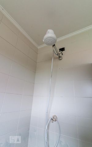 Casa à venda com 357m², 4 quartos e 4 vagasBanheiro quarto 1 suíte - chuveiro