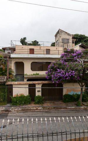 Casa à venda com 357m², 4 quartos e 4 vagasVista quarto 1 suíte